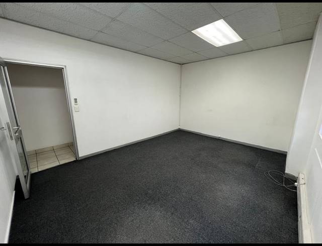 661M² WAREHOUSE TO LET IN STRIJDOMPARK